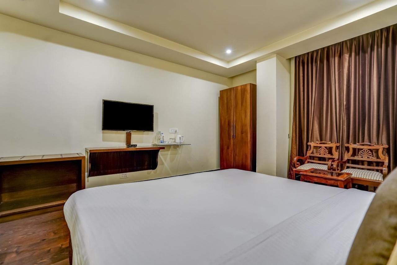 Townhouse 552Hotel Royal Court Jalandhar Extérieur photo